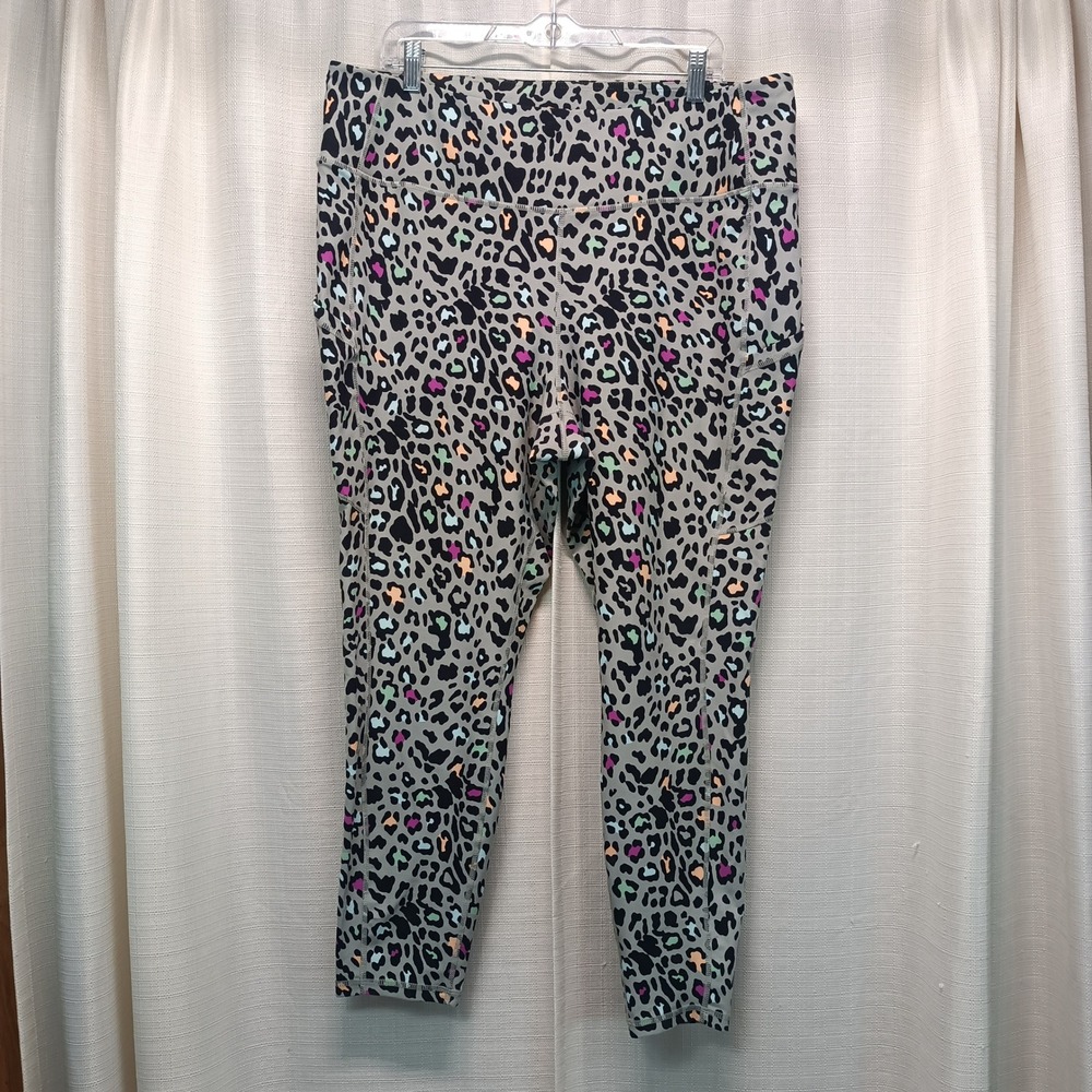 Torrid Active Gray Leopard Print Leggings Pockets Plus Size‎ 3/3X Athleisure